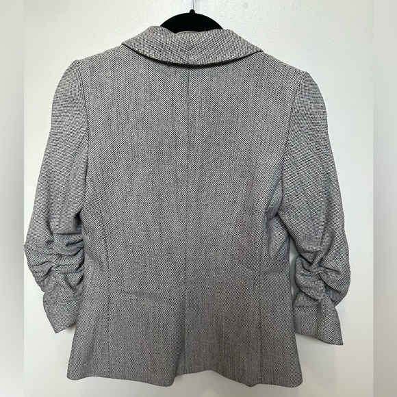 H & M blazer jacket with cinched sleeves - Picture 2 of 5